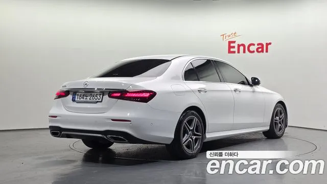 Mercedes-Benz E-Класс 2023 thumb 2