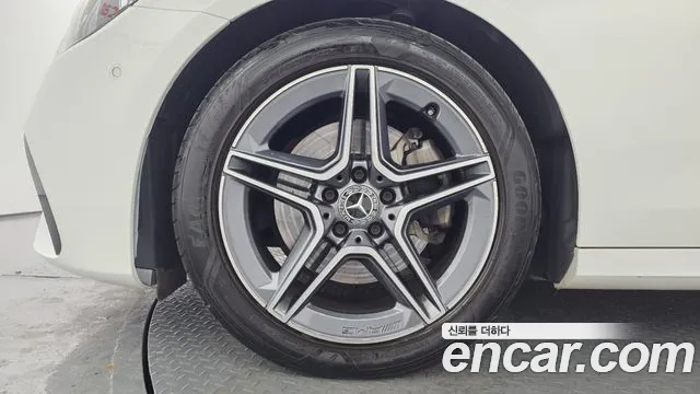 Mercedes-Benz E-Класс 2023 thumb 5