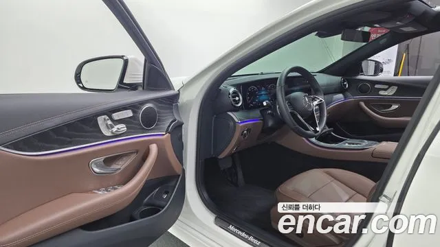 Mercedes-Benz E-Класс 2023 thumb 10