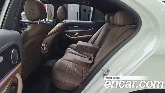 Mercedes-Benz E-Класс 2023 thumb 12