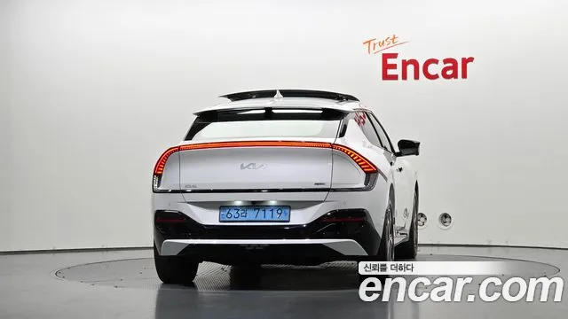 Kia EV6 2023 thumb 3