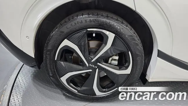 Kia EV6 2023 thumb 4