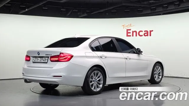 BMW 3-Series 2016 thumb 2
