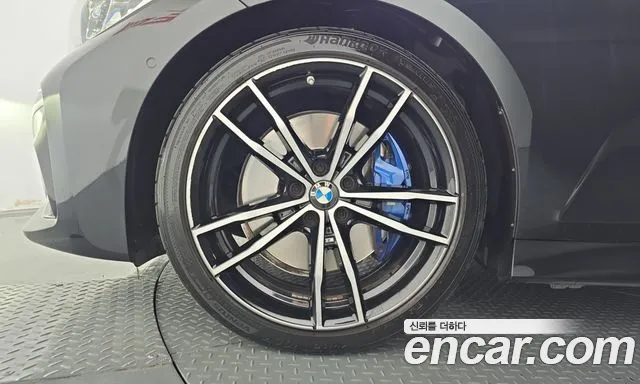 BMW 3-Series 2022 thumb 4