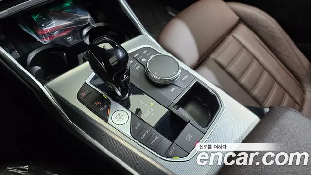 BMW 3-Series 2022 thumb 8