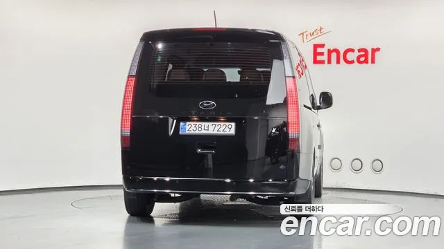 Hyundai Staria 2021 thumb 4