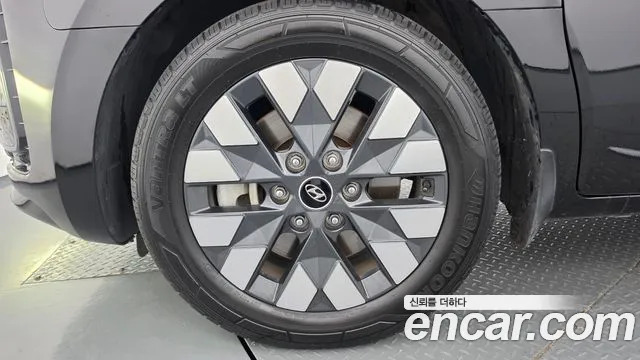 Hyundai Staria 2021 thumb 5