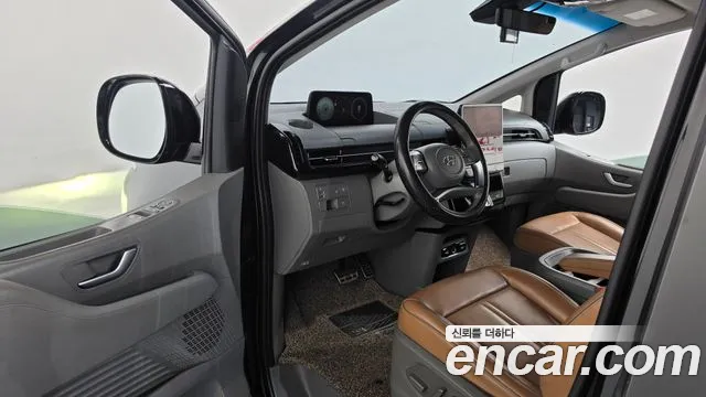 Hyundai Staria 2021 thumb 10