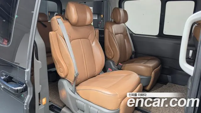 Hyundai Staria 2021 thumb 12