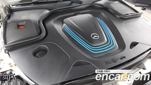 Mercedes-Benz EQC 2020 thumb 6