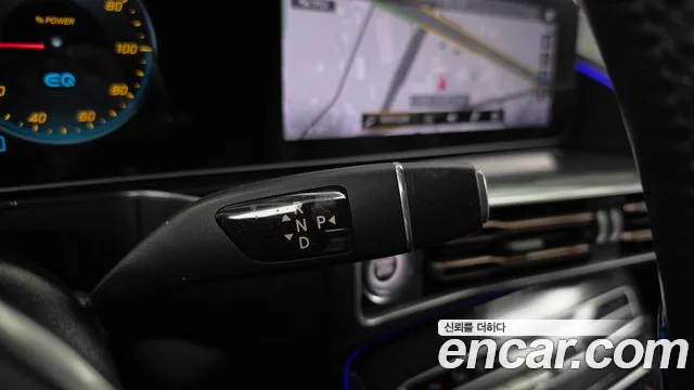 Mercedes-Benz EQC 2020 thumb 9