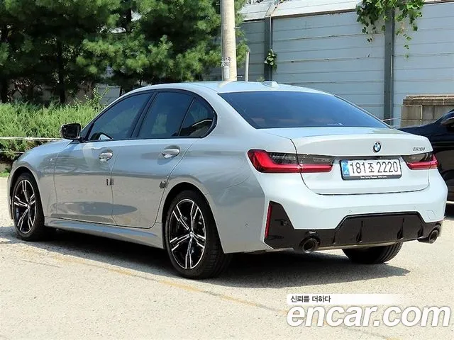 BMW 3-Series 2025 thumb 3