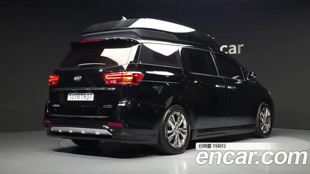 Kia Carnival 2019 thumb 2