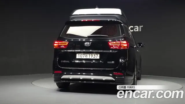 Kia Carnival 2019 thumb 4