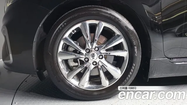 Kia Carnival 2019 thumb 5