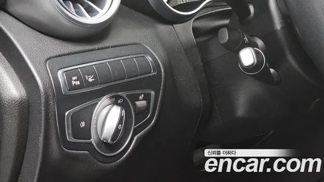 Mercedes-Benz GLC 2018 thumb 12