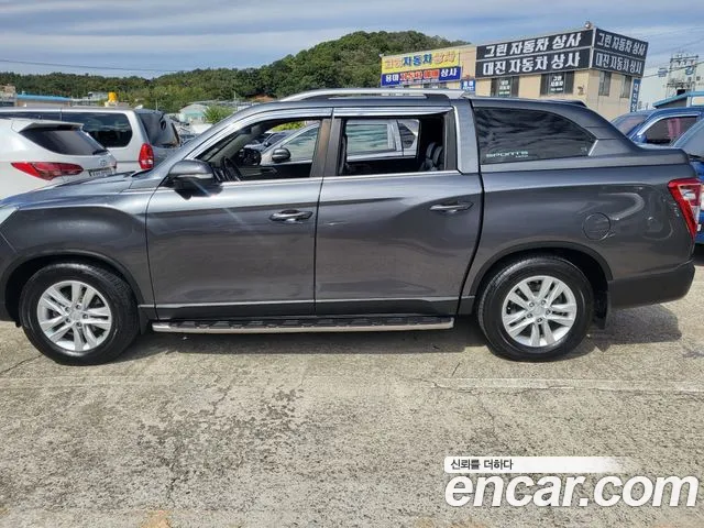 KG_Mobility_Ssangyong Rexton 2018 thumb 4
