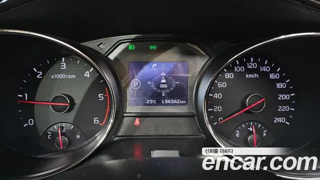 Kia Carnival 2015 thumb 7