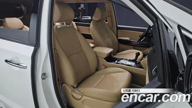 Kia Carnival 2015 thumb 11
