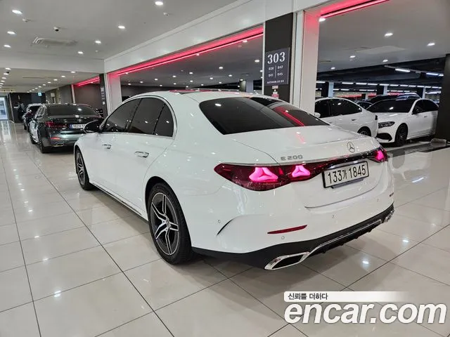 Mercedes-Benz E-Класс 2025 thumb 2