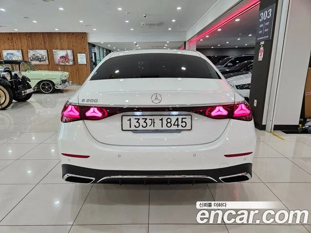 Mercedes-Benz E-Класс 2025 thumb 4