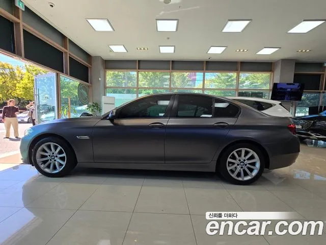 BMW 5-Series 2014 thumb 3