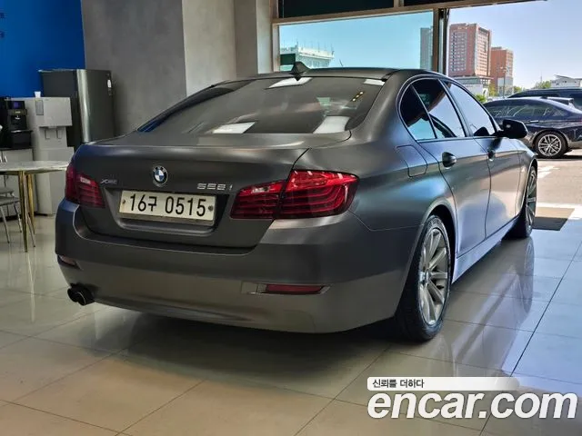 BMW 5-Series 2014 thumb 6