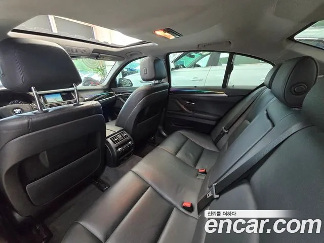 BMW 5-Series 2014 thumb 9