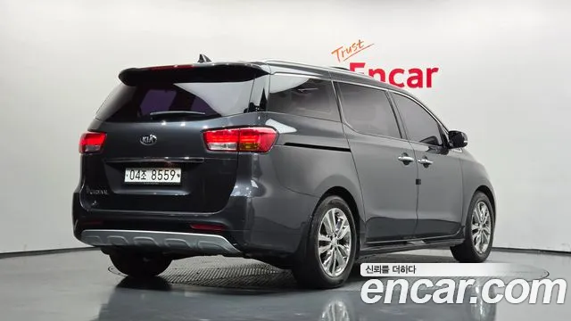 Kia Carnival 2017 thumb 2