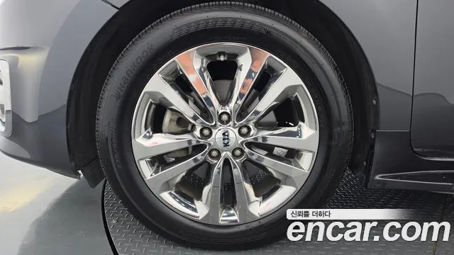 Kia Carnival 2017 thumb 5
