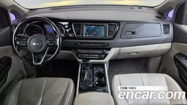 Kia Carnival 2017 thumb 7