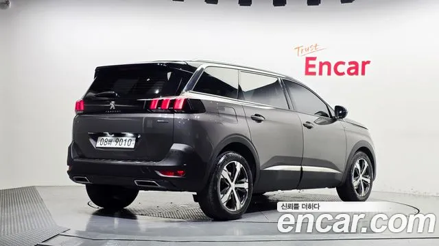 Peugeot 5008 2018 thumb 2
