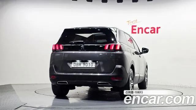 Peugeot 5008 2018 thumb 4
