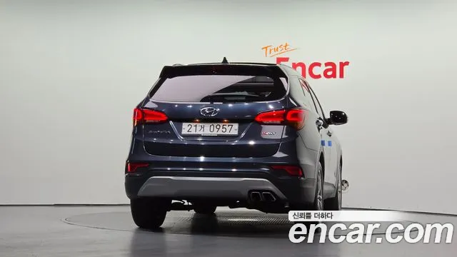 Hyundai Santa Fe 2015 thumb 4