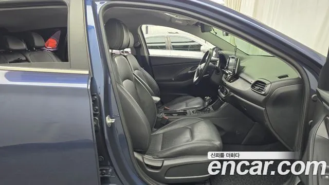 Hyundai i30 2017 thumb 11