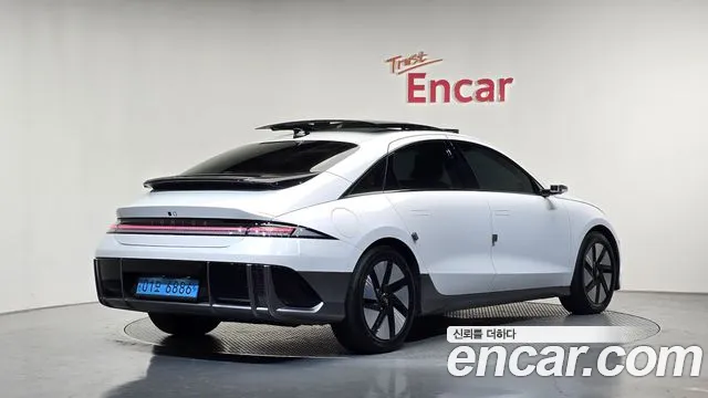 Hyundai IONIQ 6 2024 thumb 2