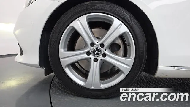 Mercedes-Benz E-Класс 2017 thumb 5