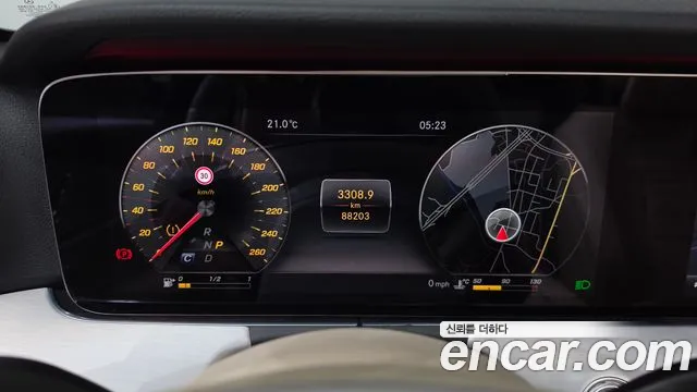 Mercedes-Benz E-Класс 2017 thumb 8