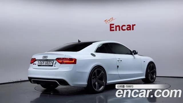 Audi RS5 2013 thumb 2