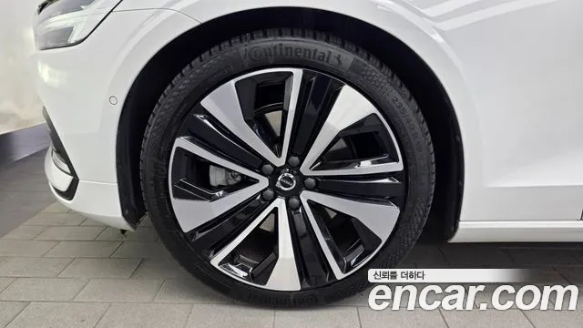 Volvo S60 2023 thumb 5