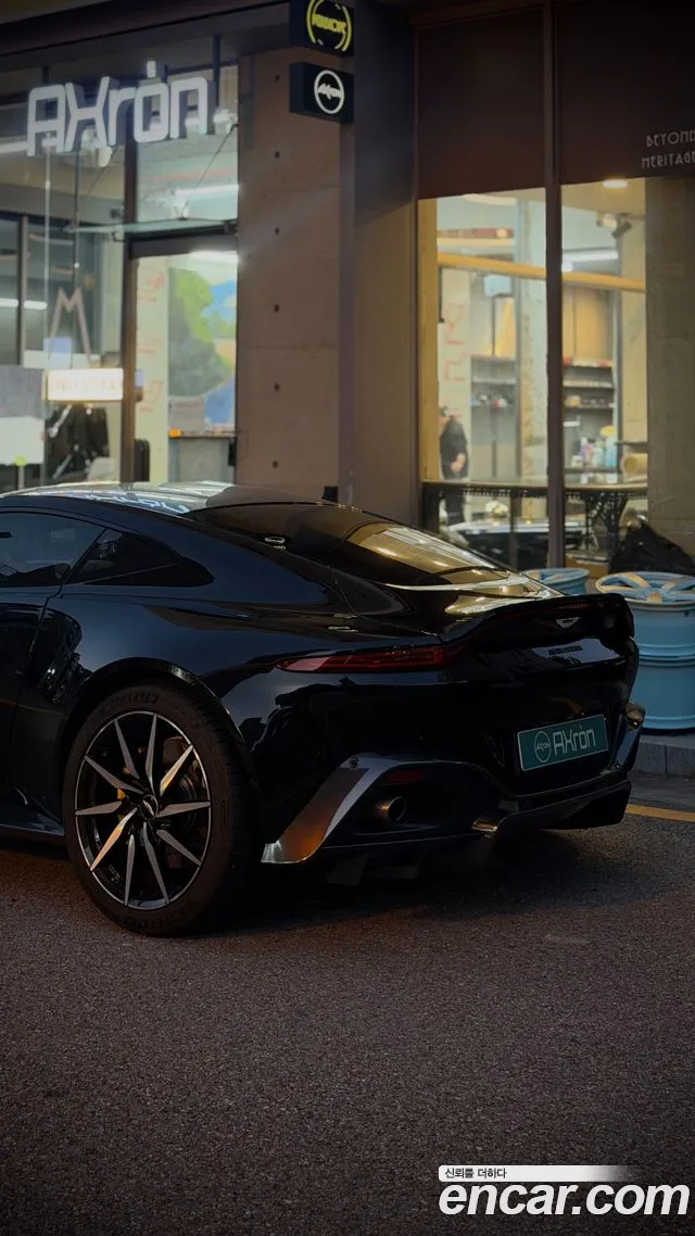 Astonmartin Vantage 2019 thumb 4