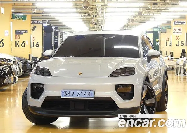 Porsche Macan 2026 thumb 3