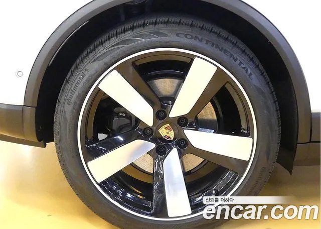 Porsche Macan 2026 thumb 5