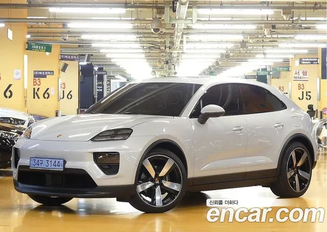 Porsche Macan 2026 thumb 11