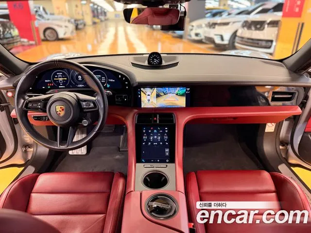 Porsche Taycan 2021 thumb 9