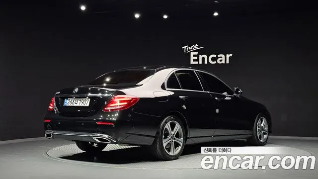 Mercedes-Benz E-Класс 2018 thumb 2