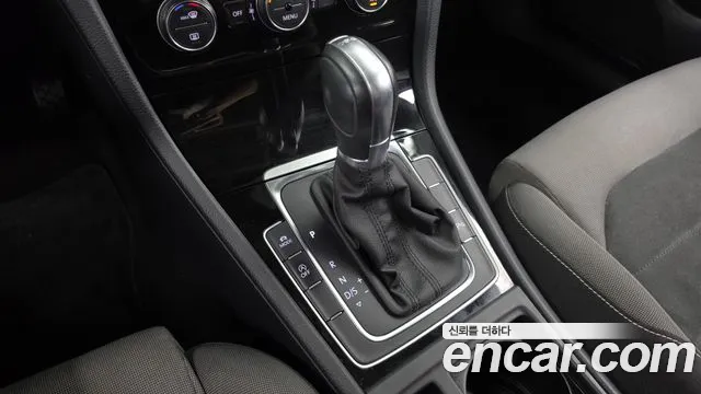 Volkswagen Golf Sportsvan 2015 thumb 9