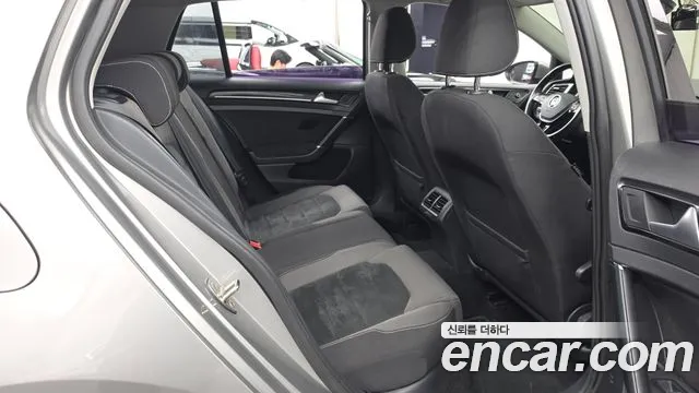 Volkswagen Golf Sportsvan 2015 thumb 12