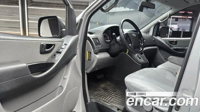 Hyundai Starex 2016 thumb 10