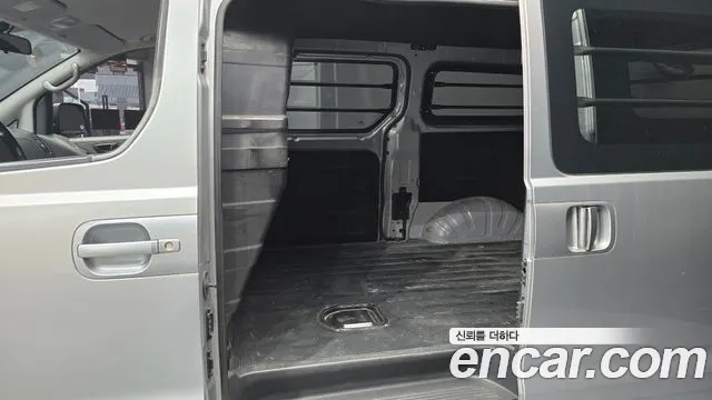 Hyundai Starex 2016 thumb 11